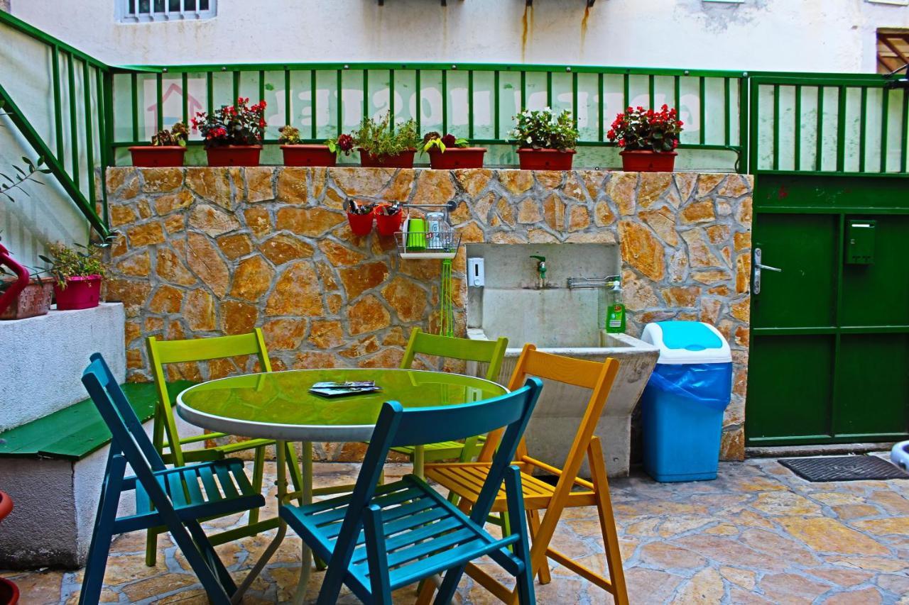 Croparadise Hostel Split Exterior photo